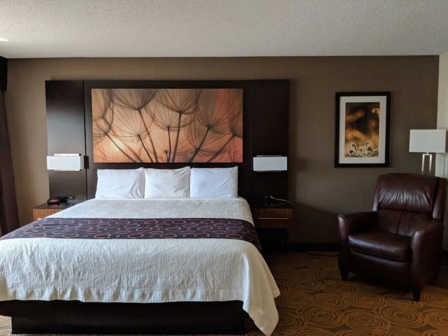 Royal River Casino and Hotel