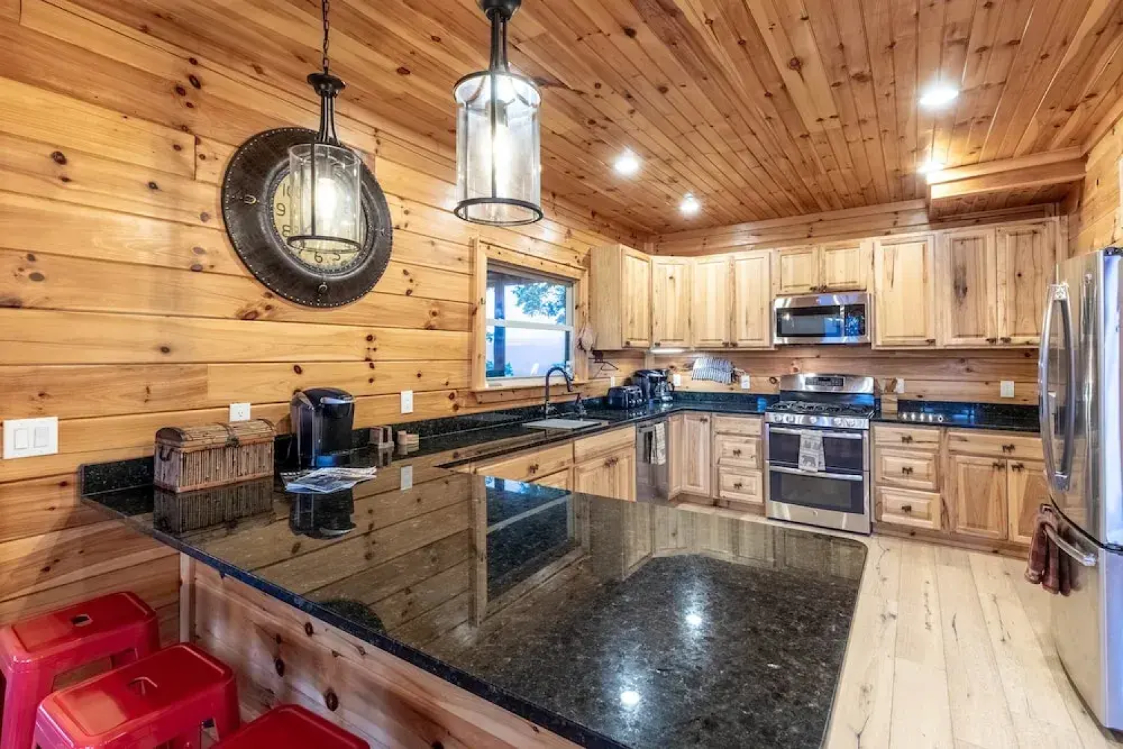 Luxury 4200 Sqft Log Cabin on 50 Acres Sleeps 16