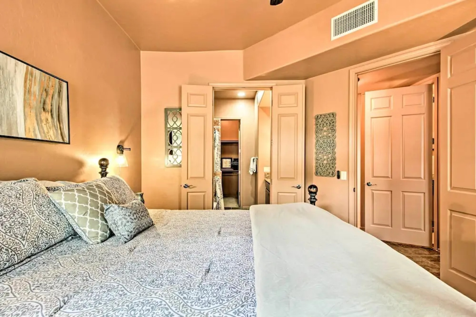 Adobe Escape w/ Outdoor Kitchen & Pool Access