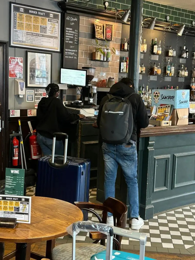 PubLove @ The Green Man - Hostel