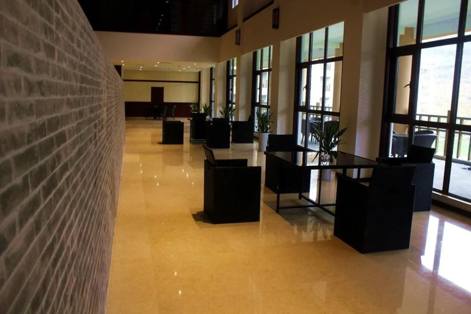 Shengtang Yishe Hot Spring Resort Hotel