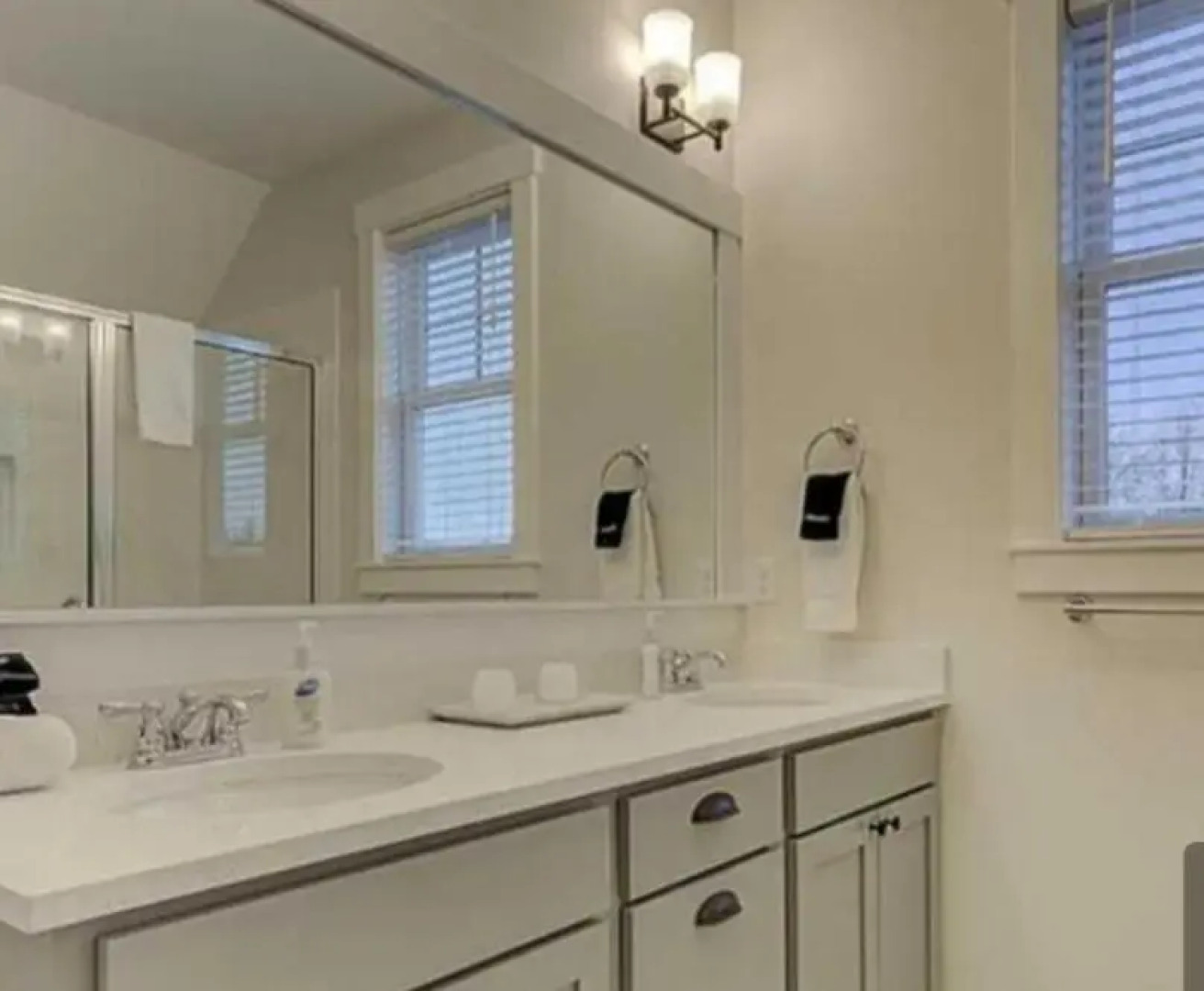 The Coastal Inn Outbuilding