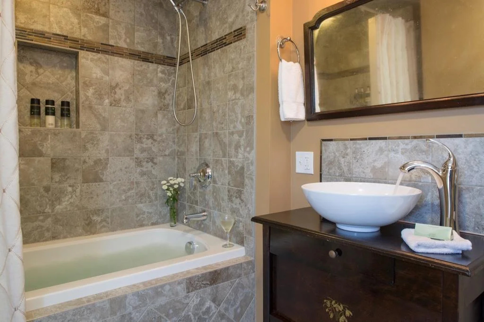 Golden Stage Inn B&B