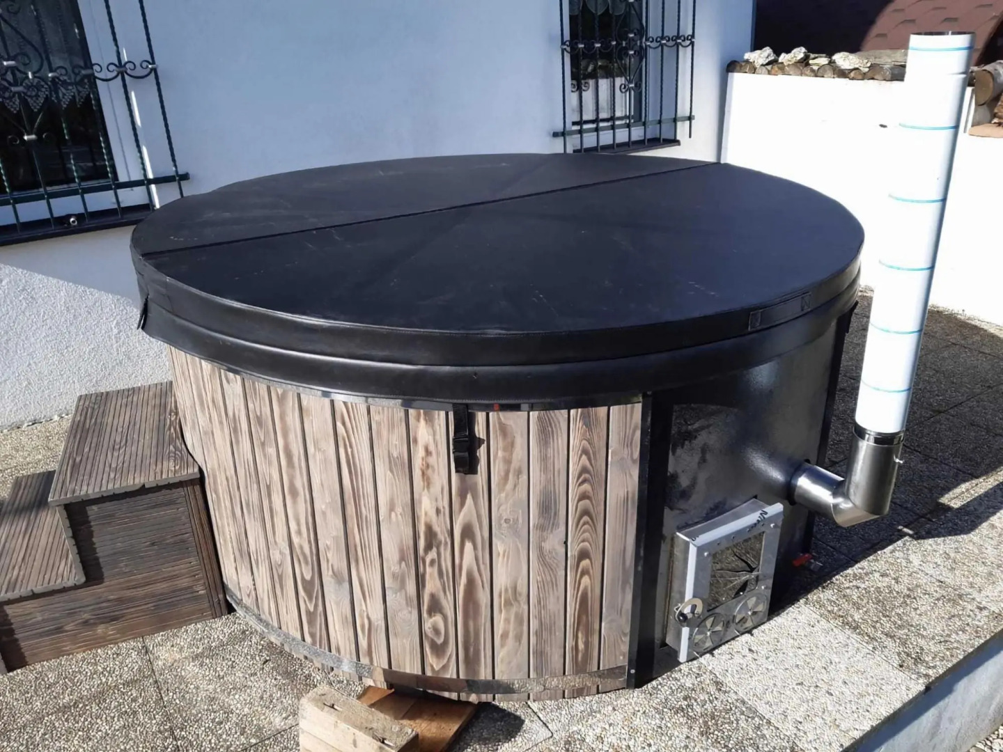 Secluded Holiday Home in Kraslice with Sauna, bubble bath