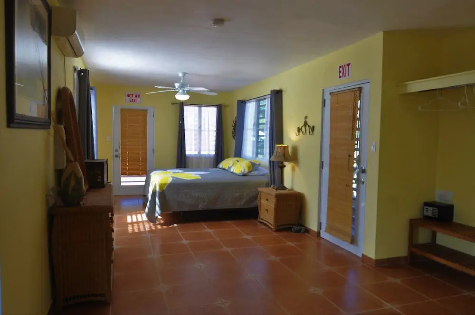 Isla Hermosa Guesthouse