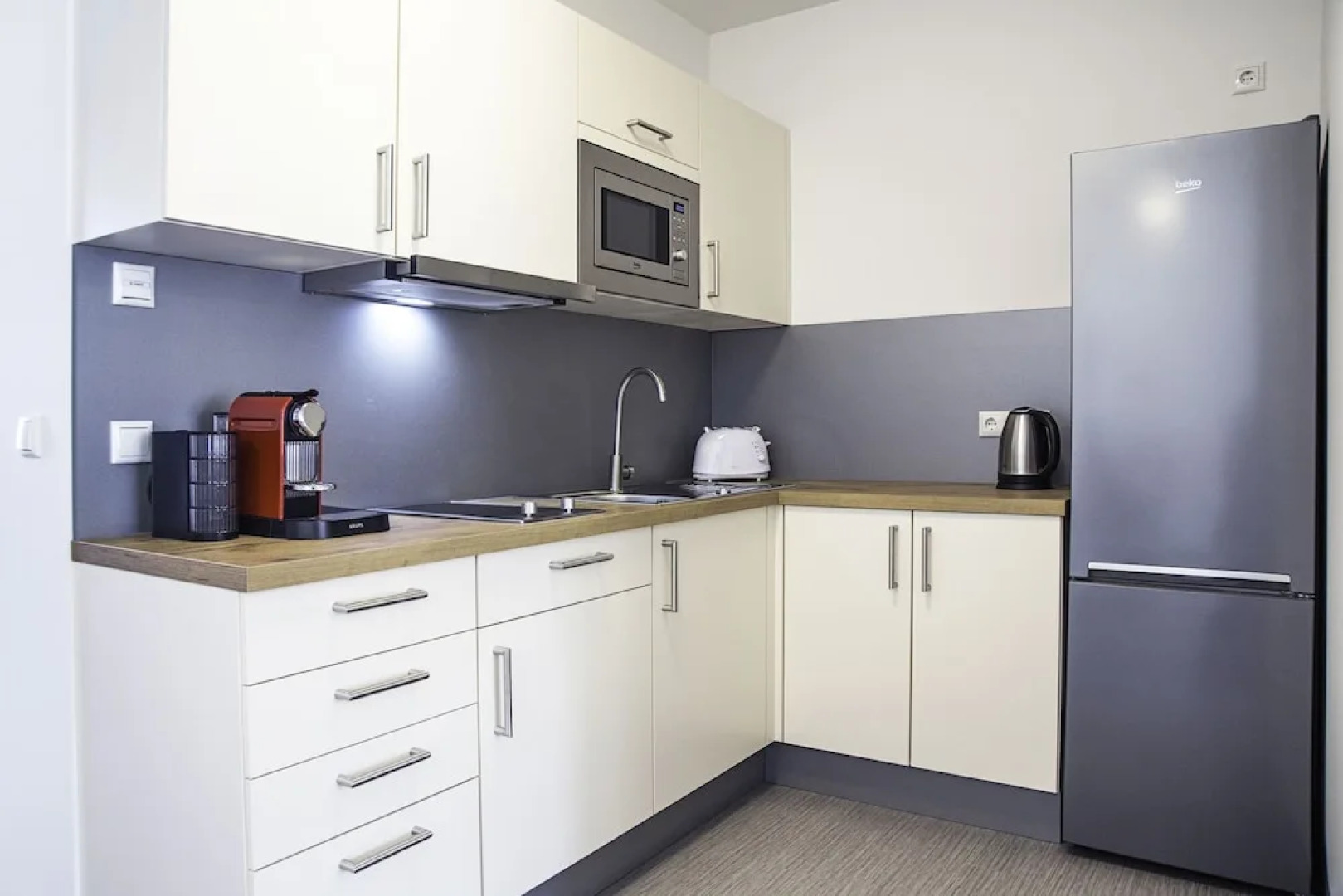 Prime Apartments and Rooms