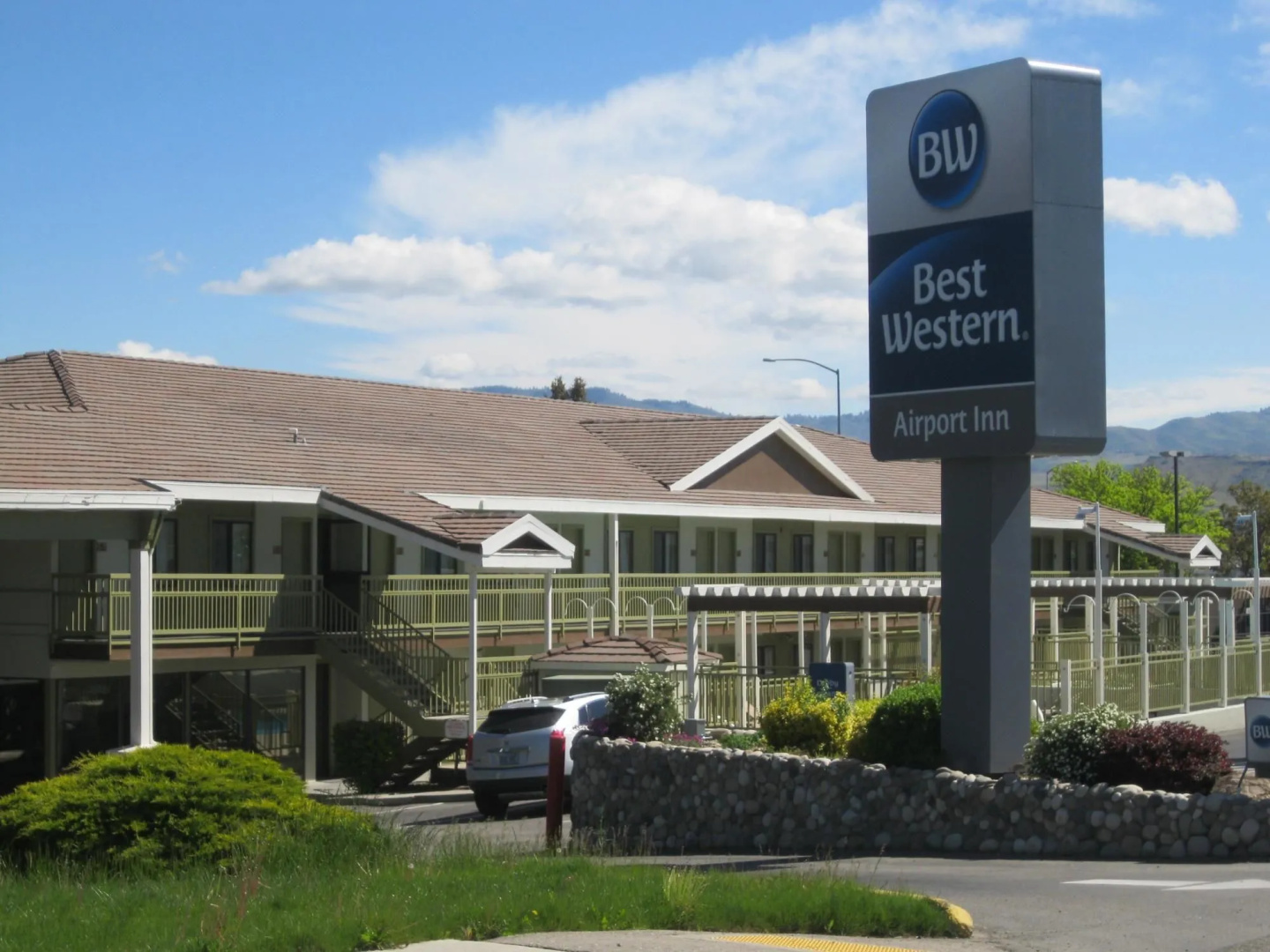 Airport Inn