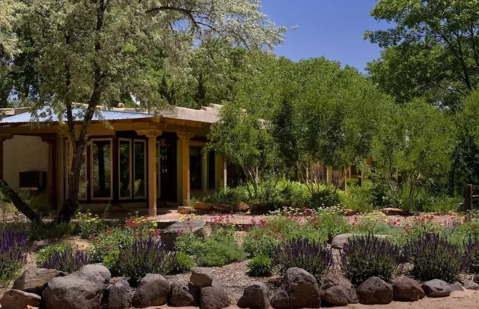 The Abiquiu Inn