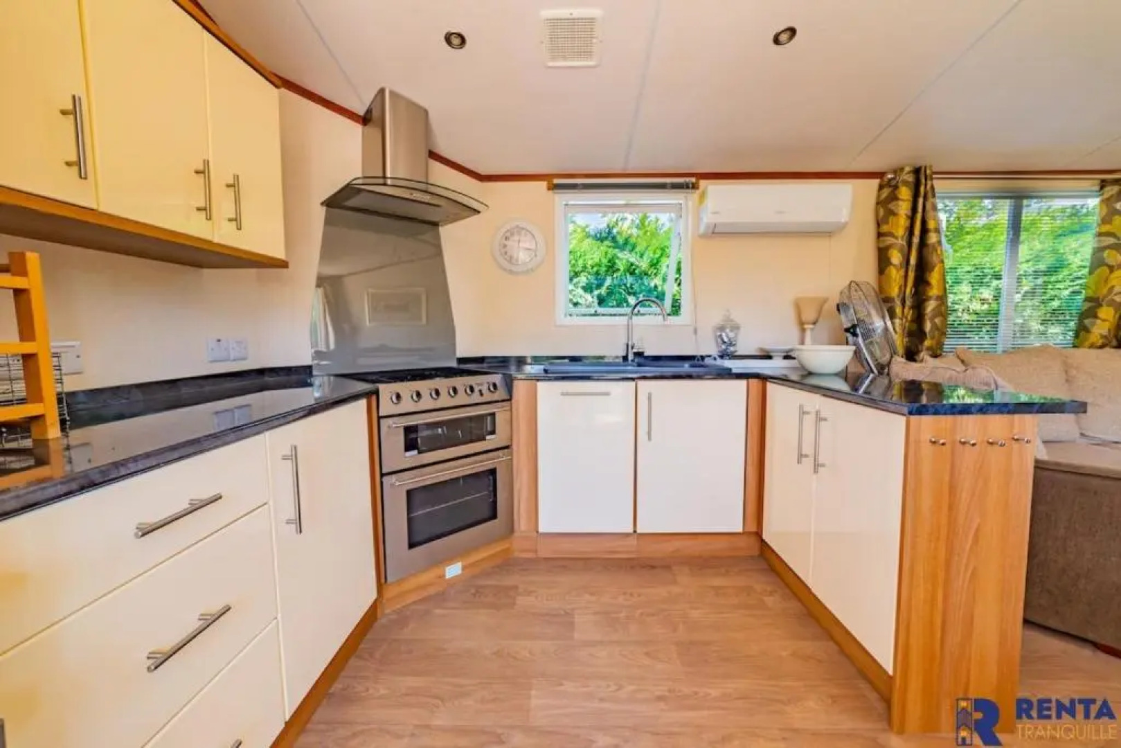 L'élégant Terrasse Piscine Camping 4 étoiles