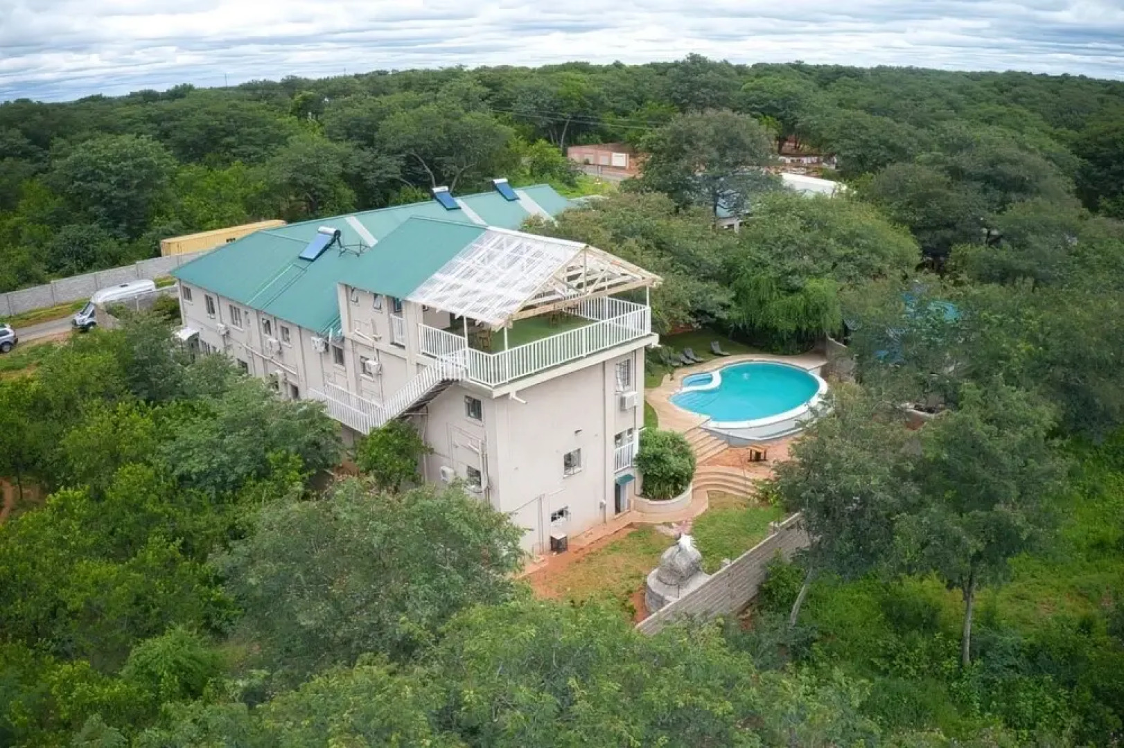 Room in Lodge - Luxury Suite in Zambezi Boutique Lodge 7 Free Tour Availaible