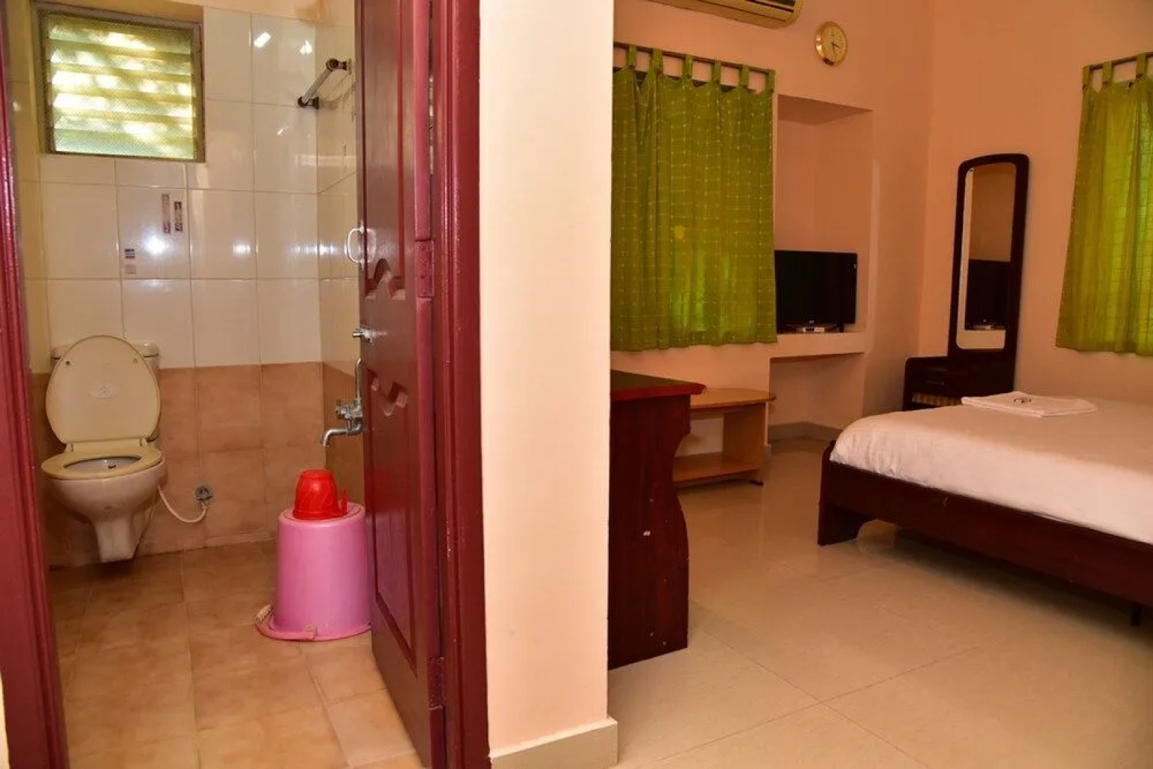 Hotel Theertha Park