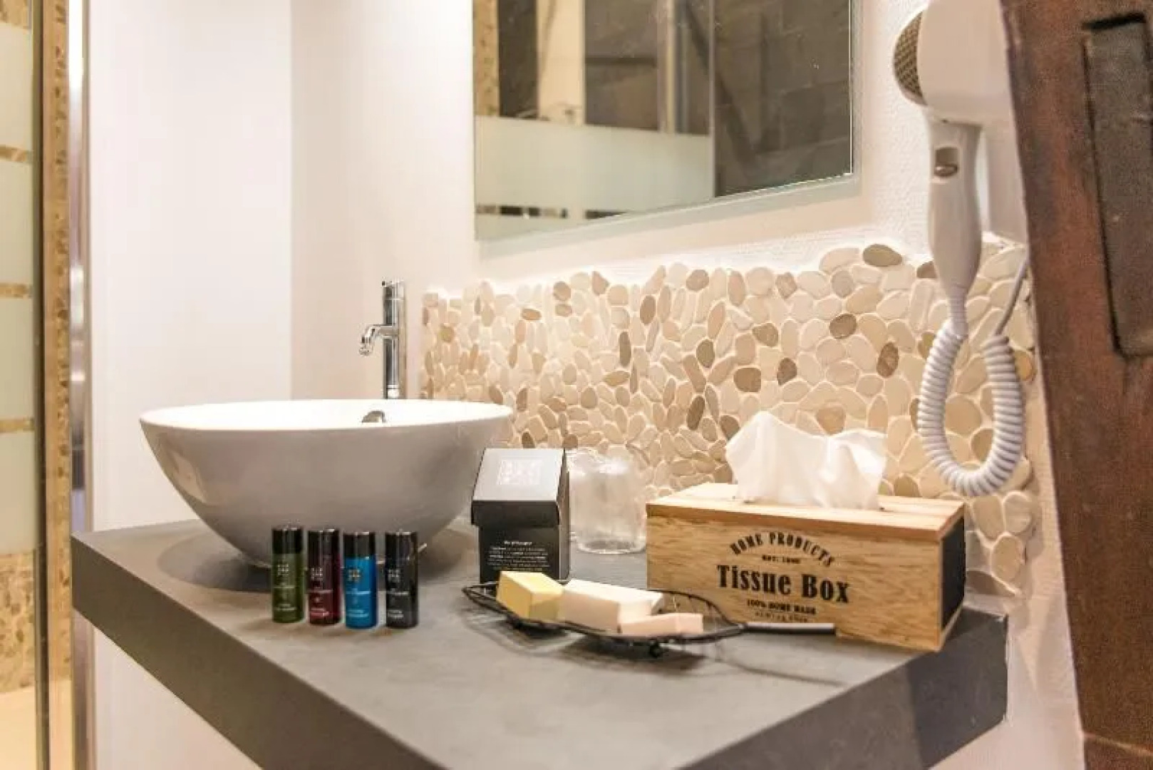 Domaine de La Briandais, a place of electromagnetic sobriety