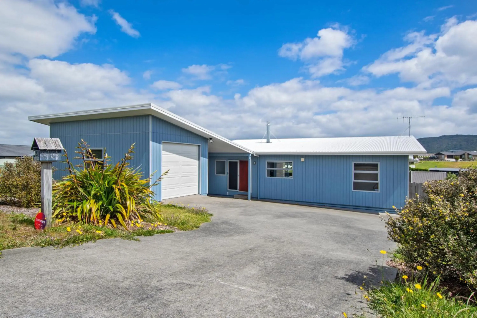 Blue Crush Villa - Mangawhai Heads Holiday Home
