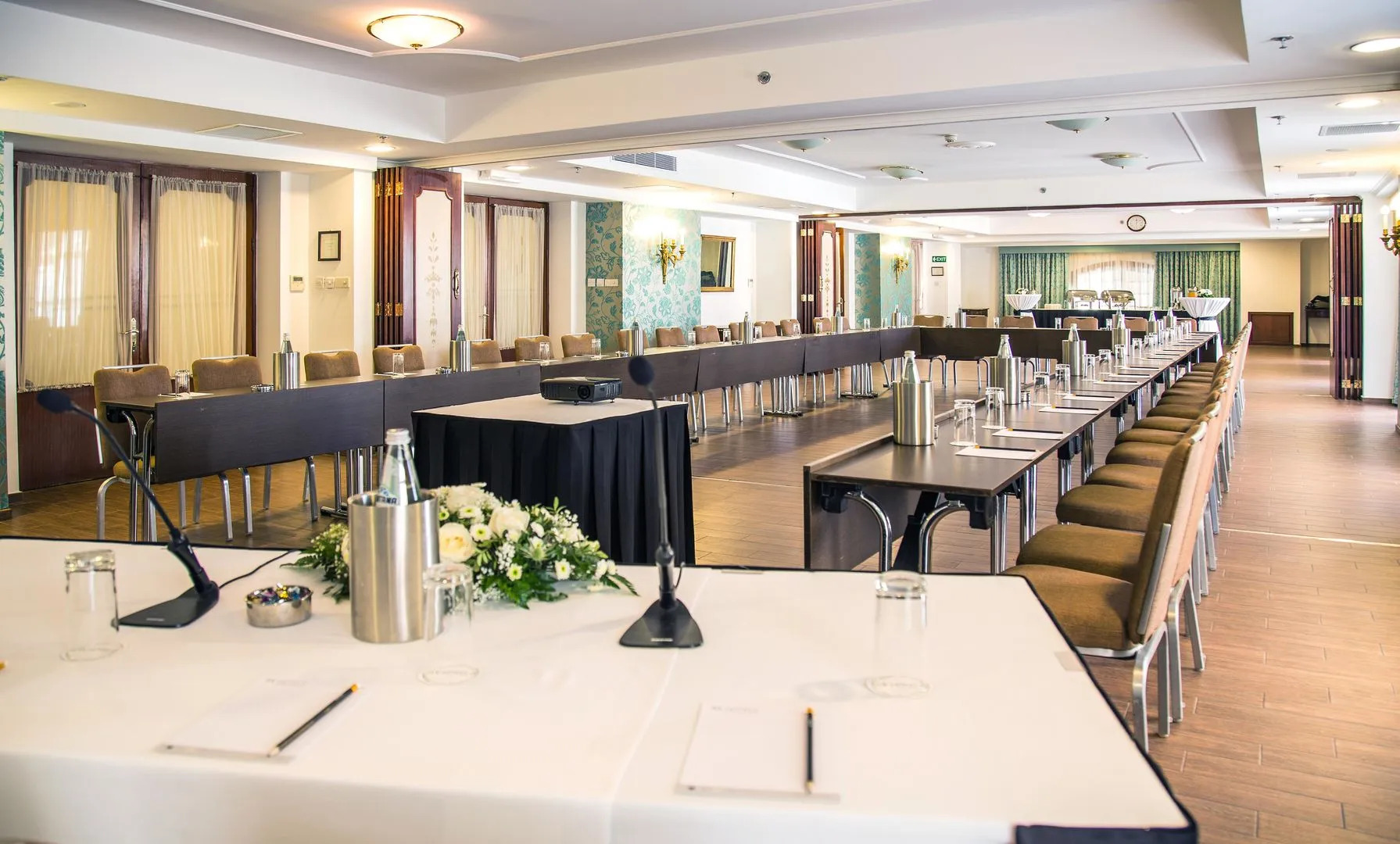 AX The Victoria Hotel