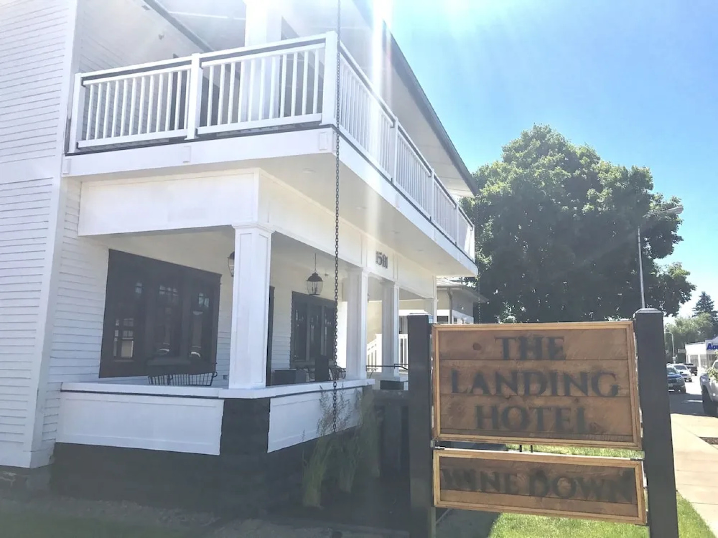 The Landing Hotel and Dining
