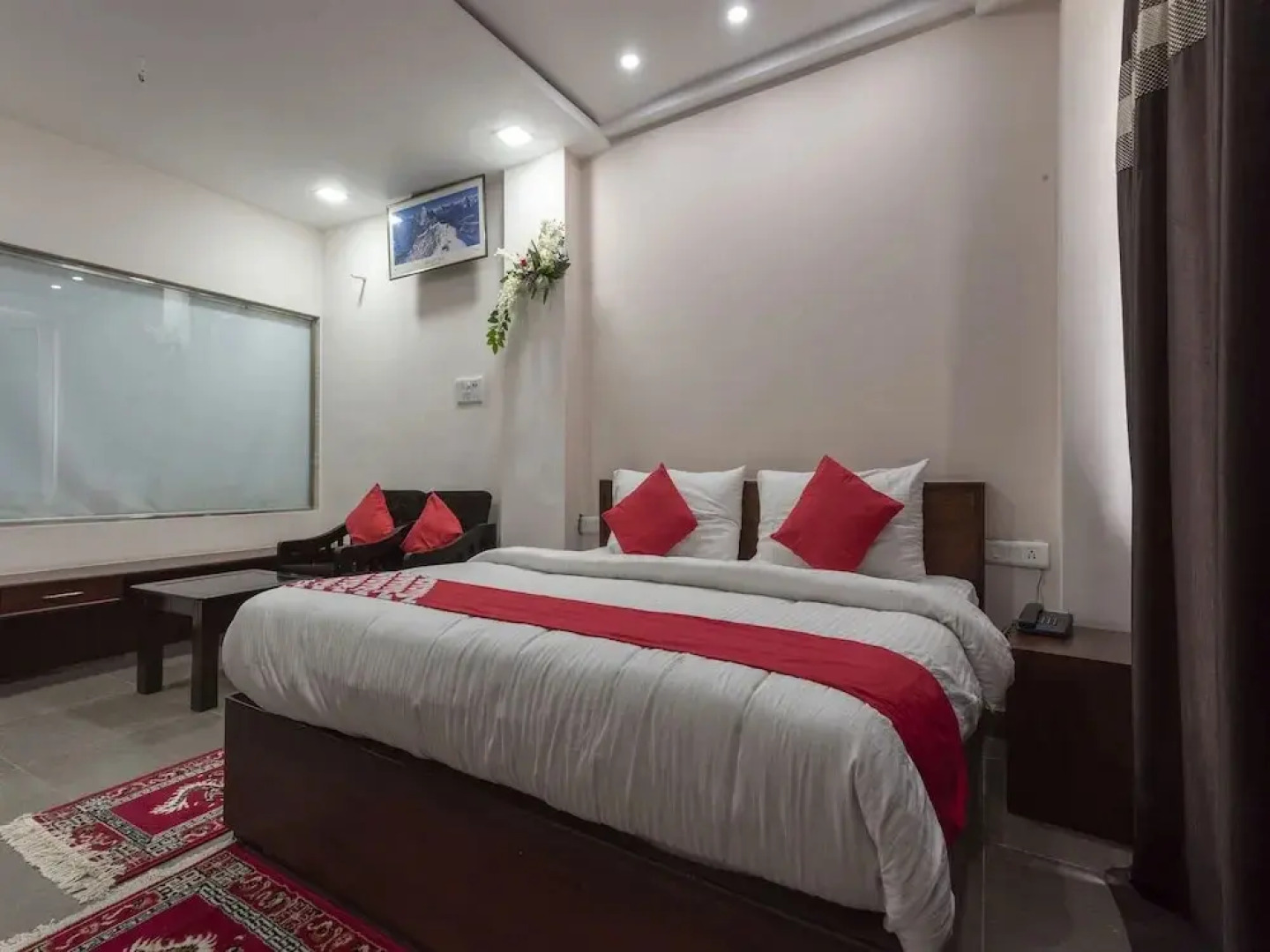 Diamond Vaishali By OYO Rooms