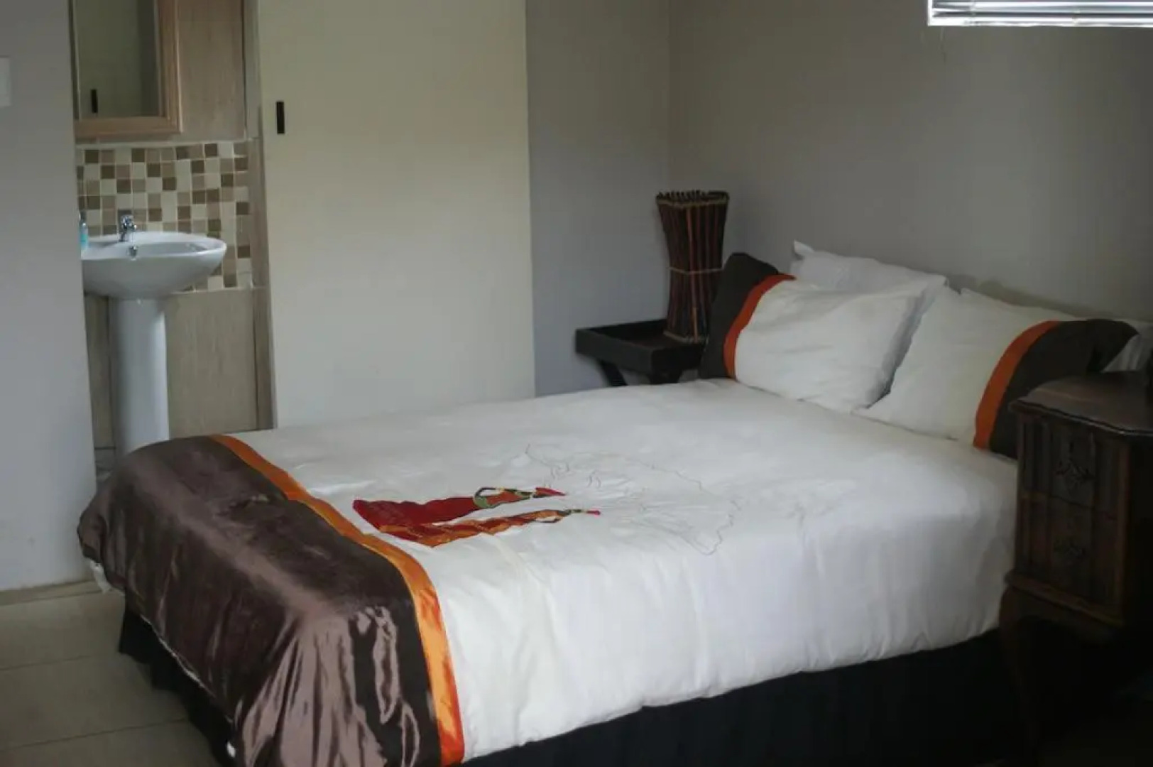 My Den Beach Front Bed & Breakfast & Self Catering