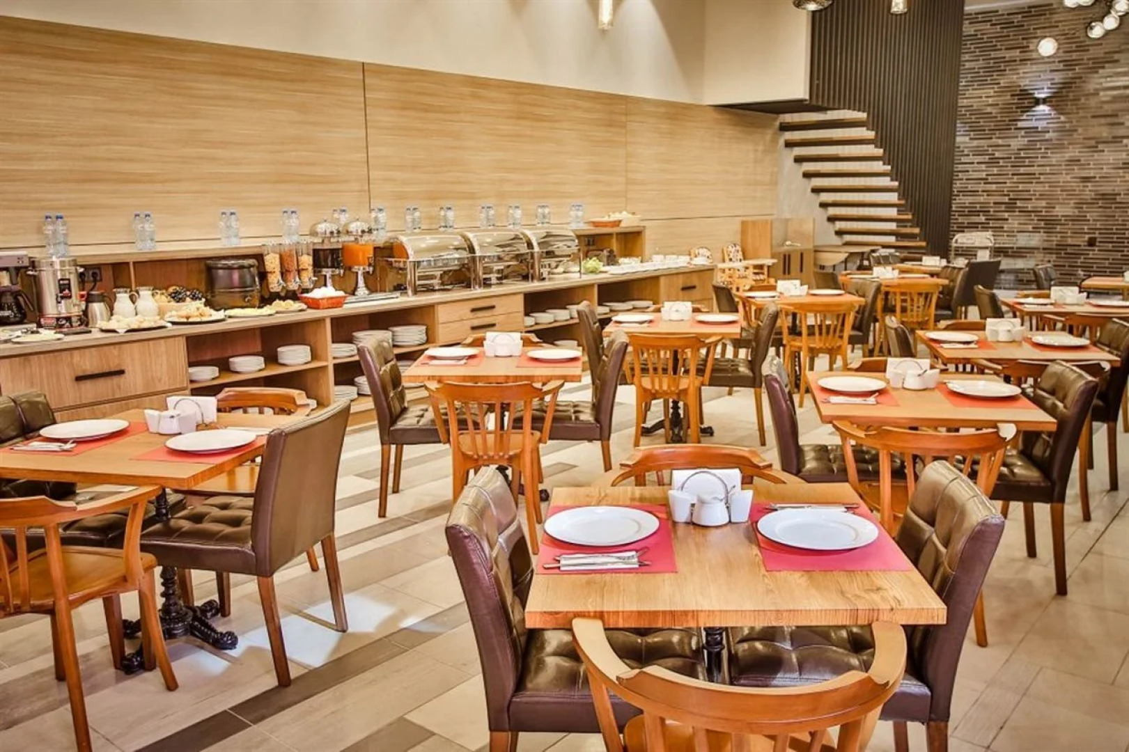 Амери Плаза