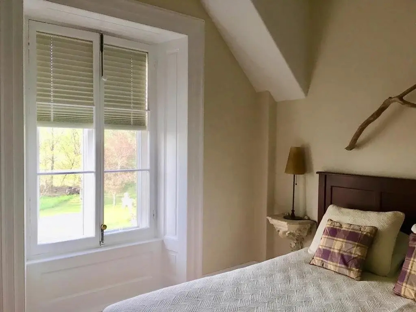 Denaut Mansion Country Inn