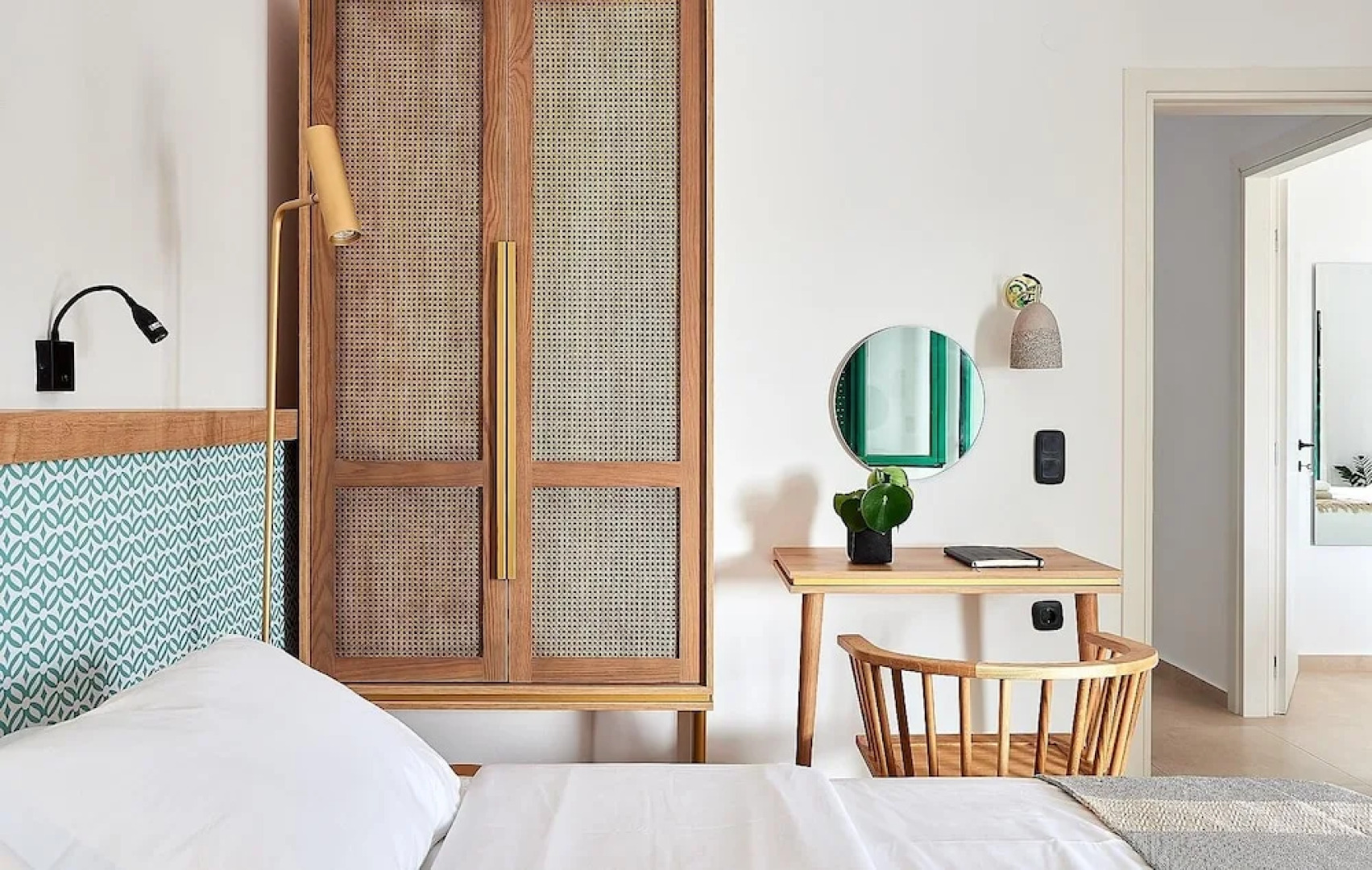 Seafront Villa With Private Pool and Kids Playground 300m From Restaurants