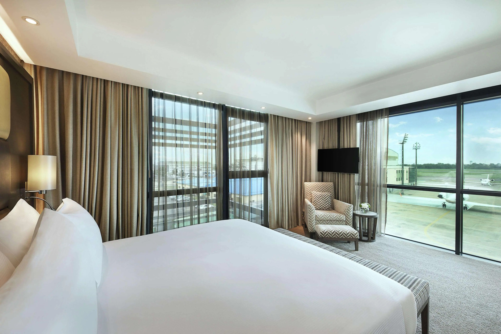 Legend Hotel Lagos Airport, Curio Collection by Hilton