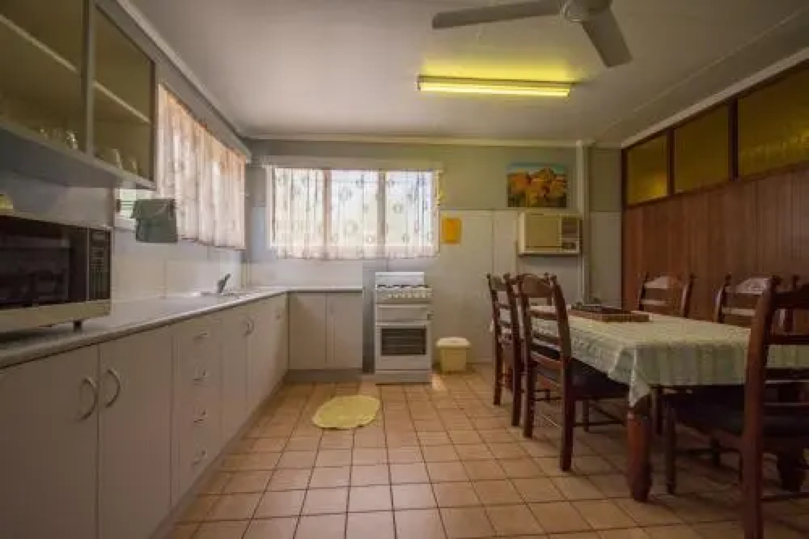 Ash’s Holiday Units