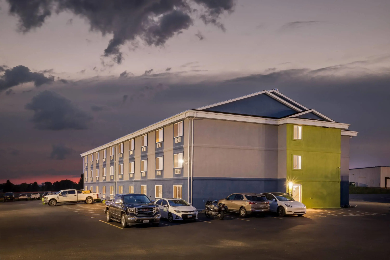 Super 8 by Wyndham Osseo WI