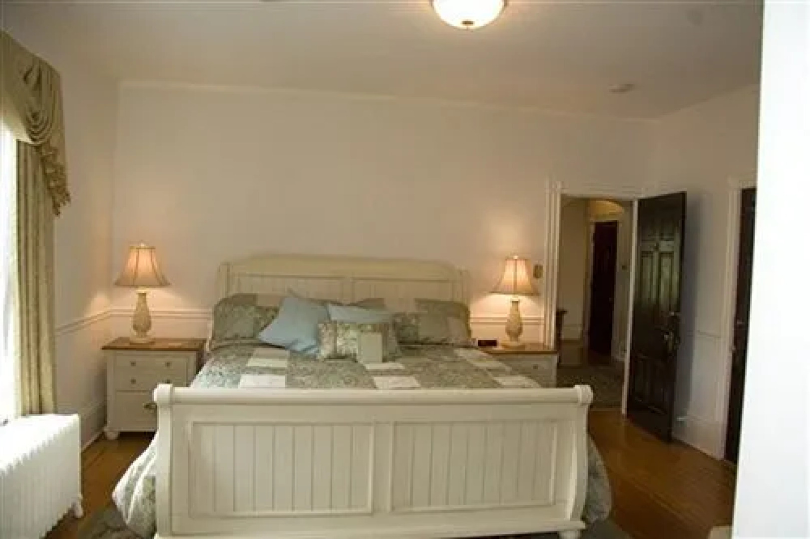 White Hall Manor Bed & Breakfast