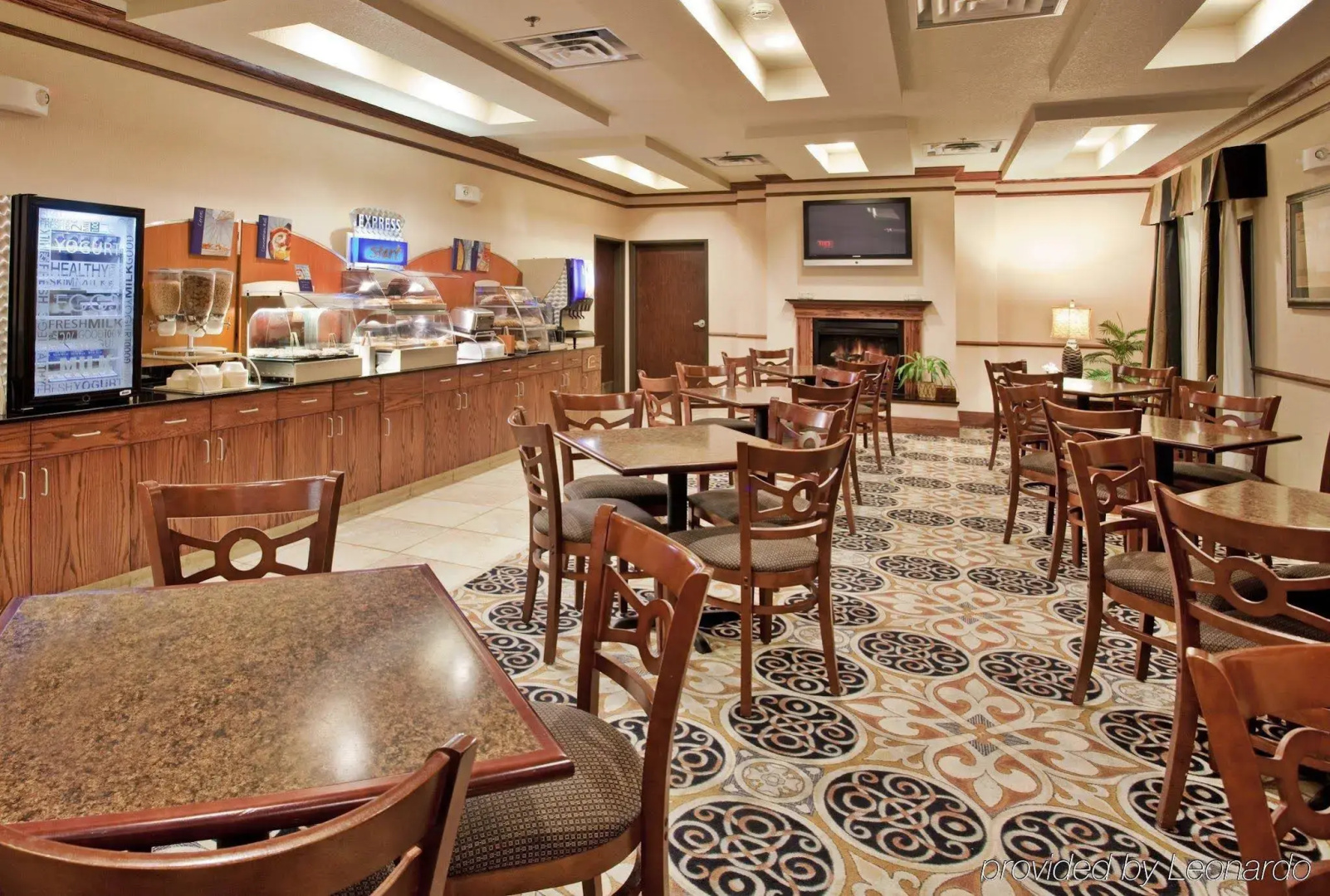 Holiday Inn Express & Suites McPherson by IHG