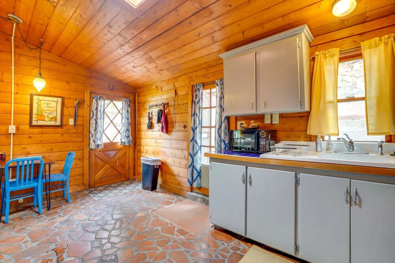 Bisbee Vacation Rental w/ Mountain Views & Sunroom