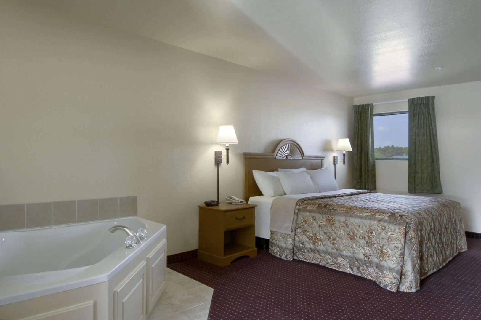 Days Inn by Wyndham Centre