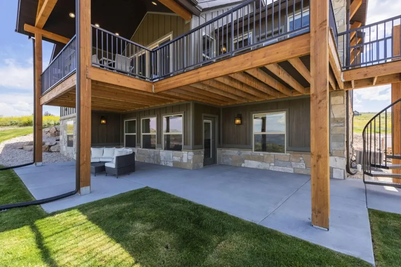 Lotus Lodge With Bear Lake Luxury Rentals