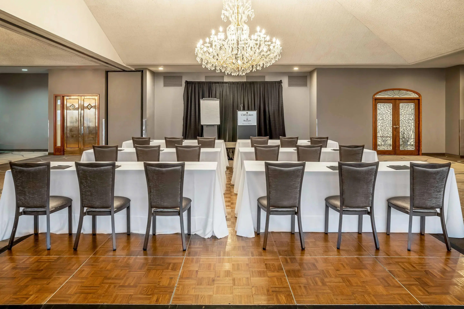 The Riverview Inn & Suites, an Ascend Hotel Collection Member