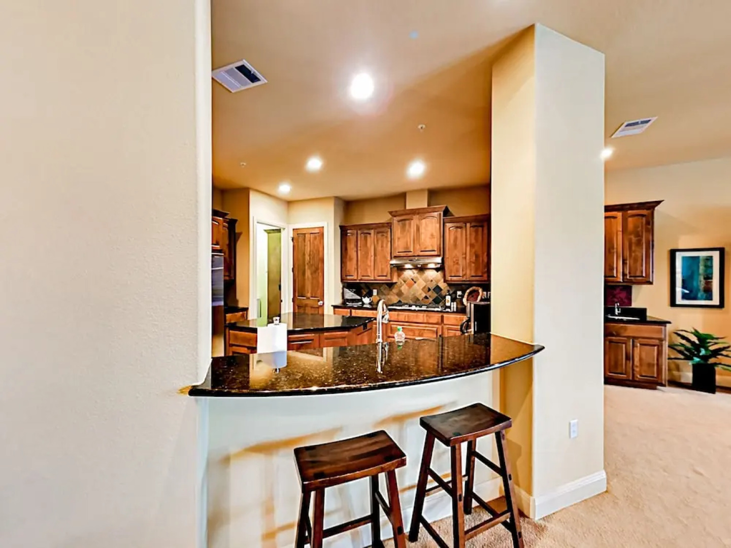 416 Lakeway - 3 Bedroom Condo