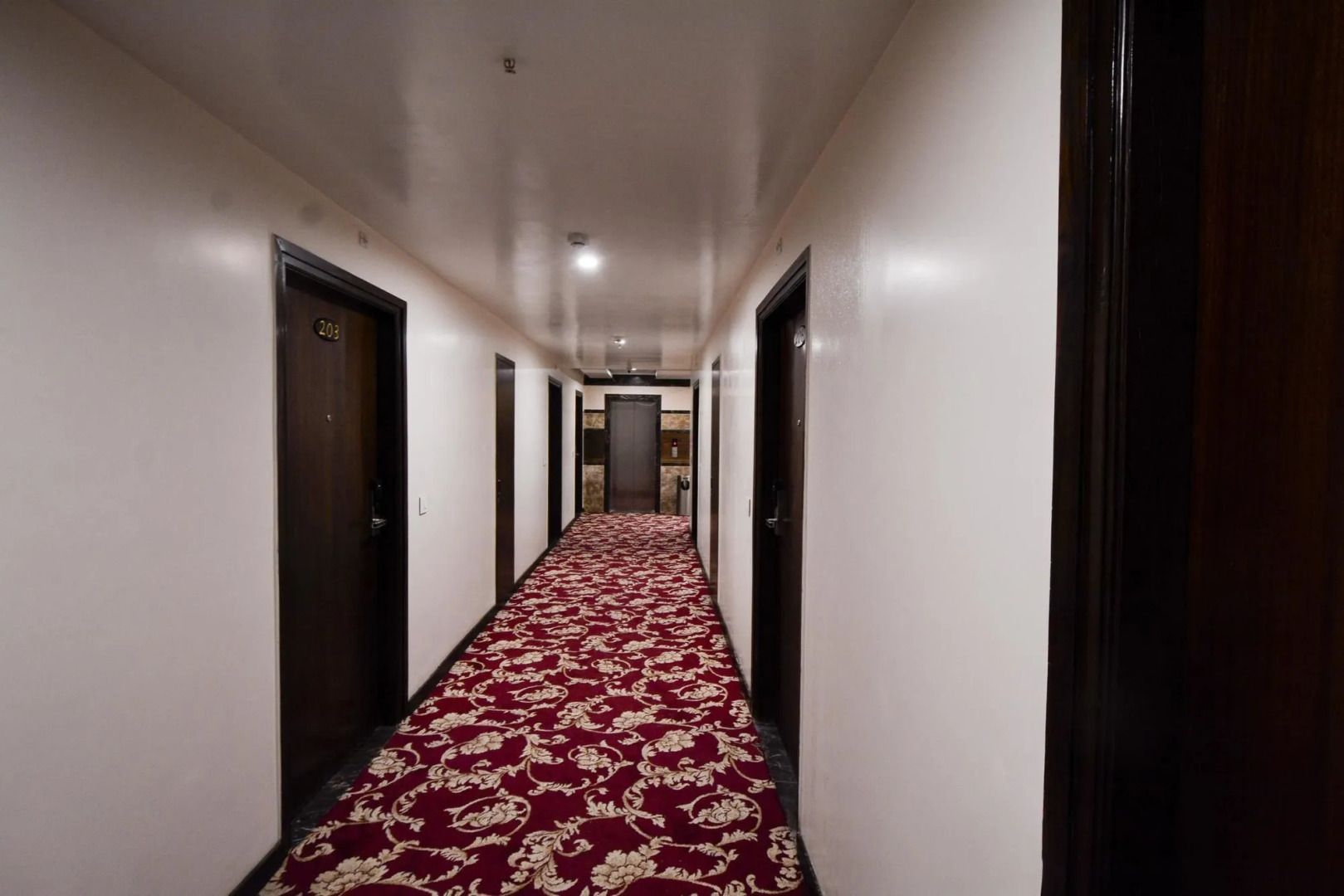 OYO Premium JHV Mall Cantonment