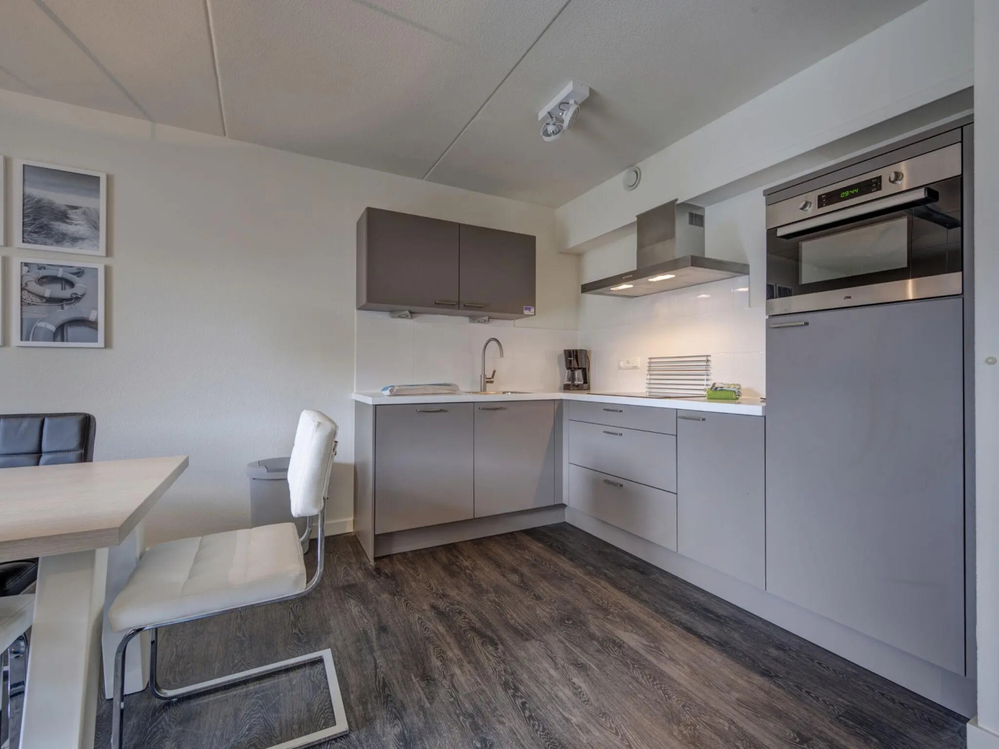 Restyled Villa With Dishwasher, Near the Beach