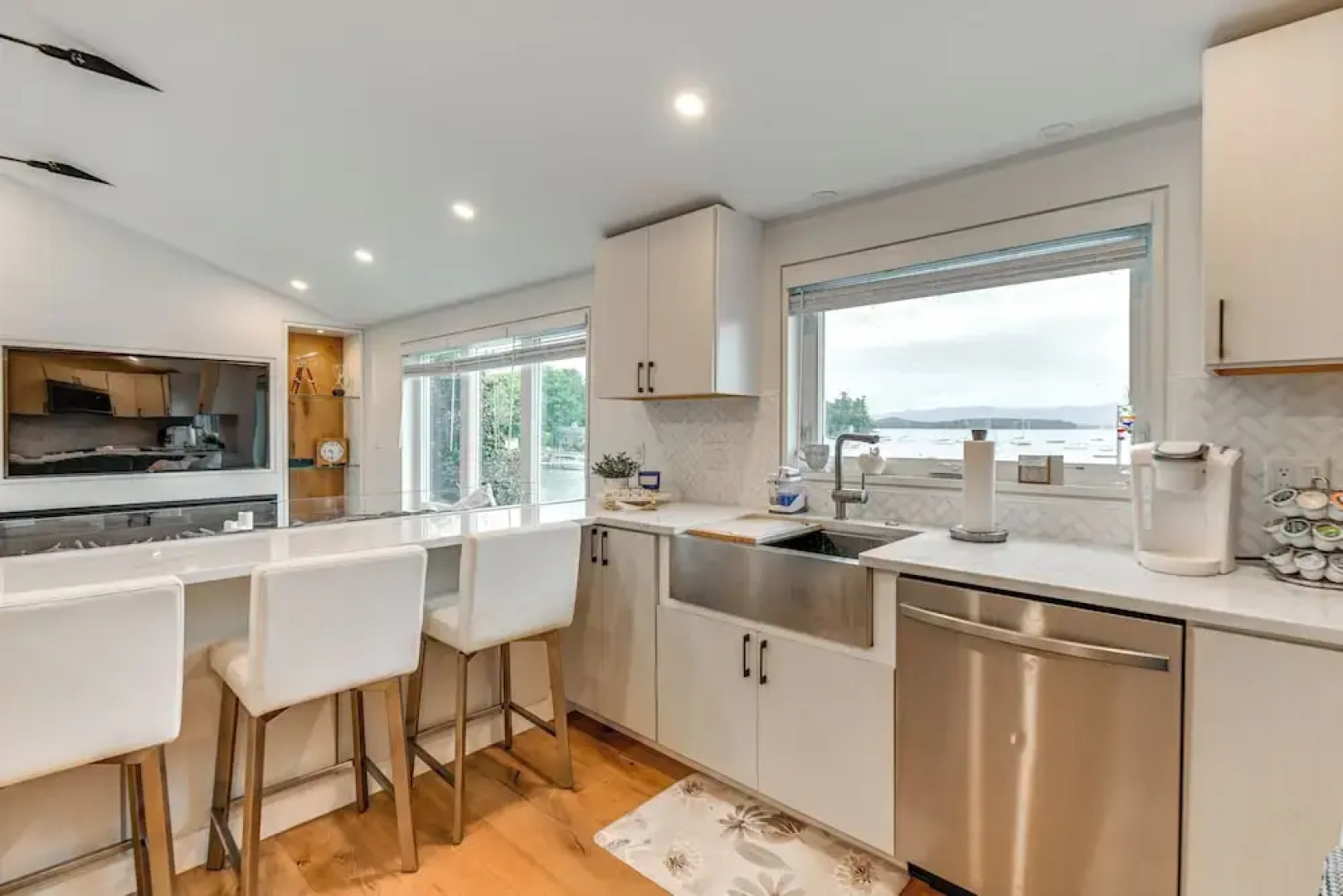 Lake Winnipesaukee Condo w/ Beach Access!