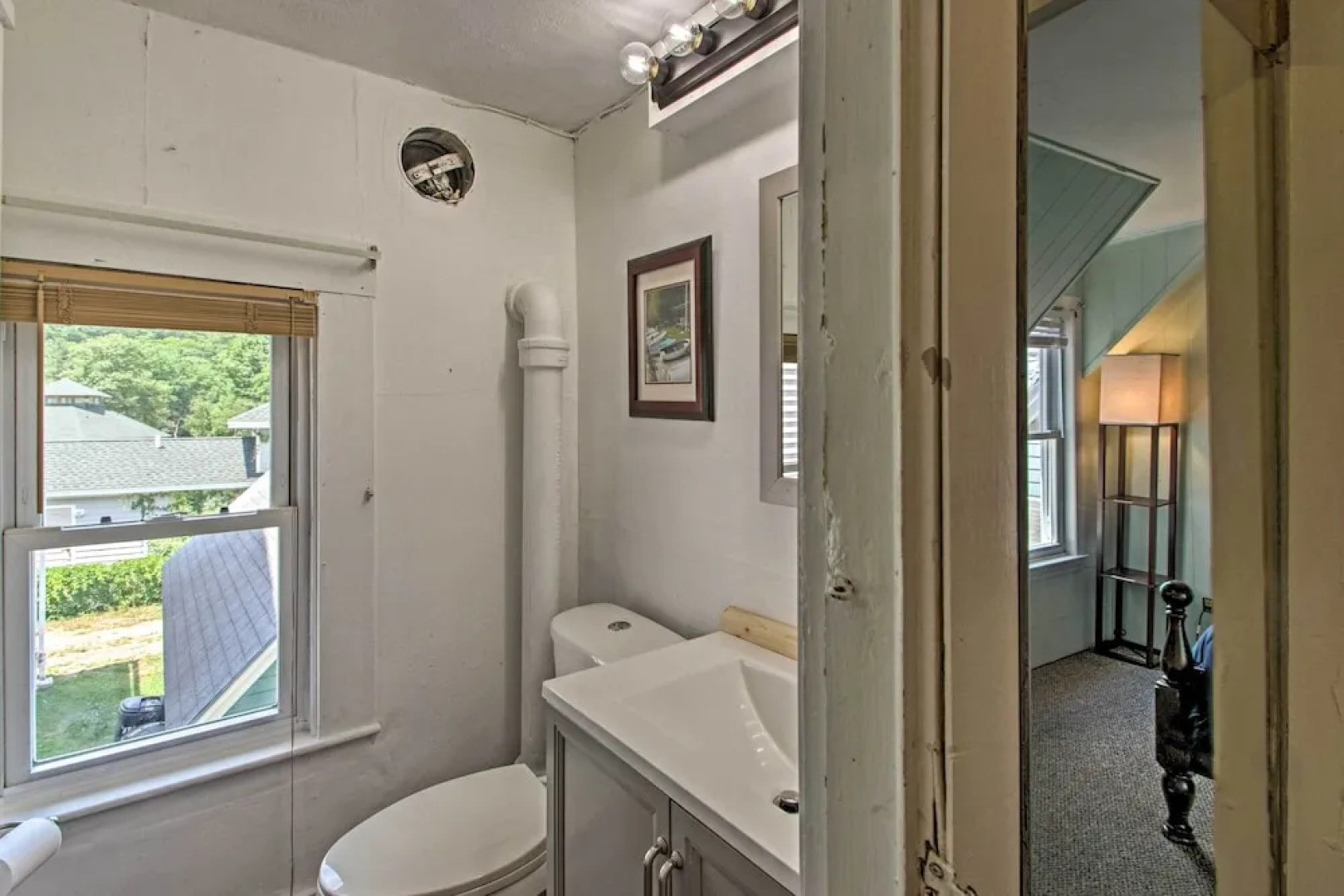 Bayside Weirs Beach Cottage < Half Mile to Pier!