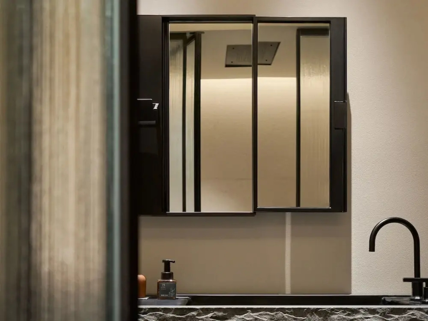 Deqin Meri Poodom hotel