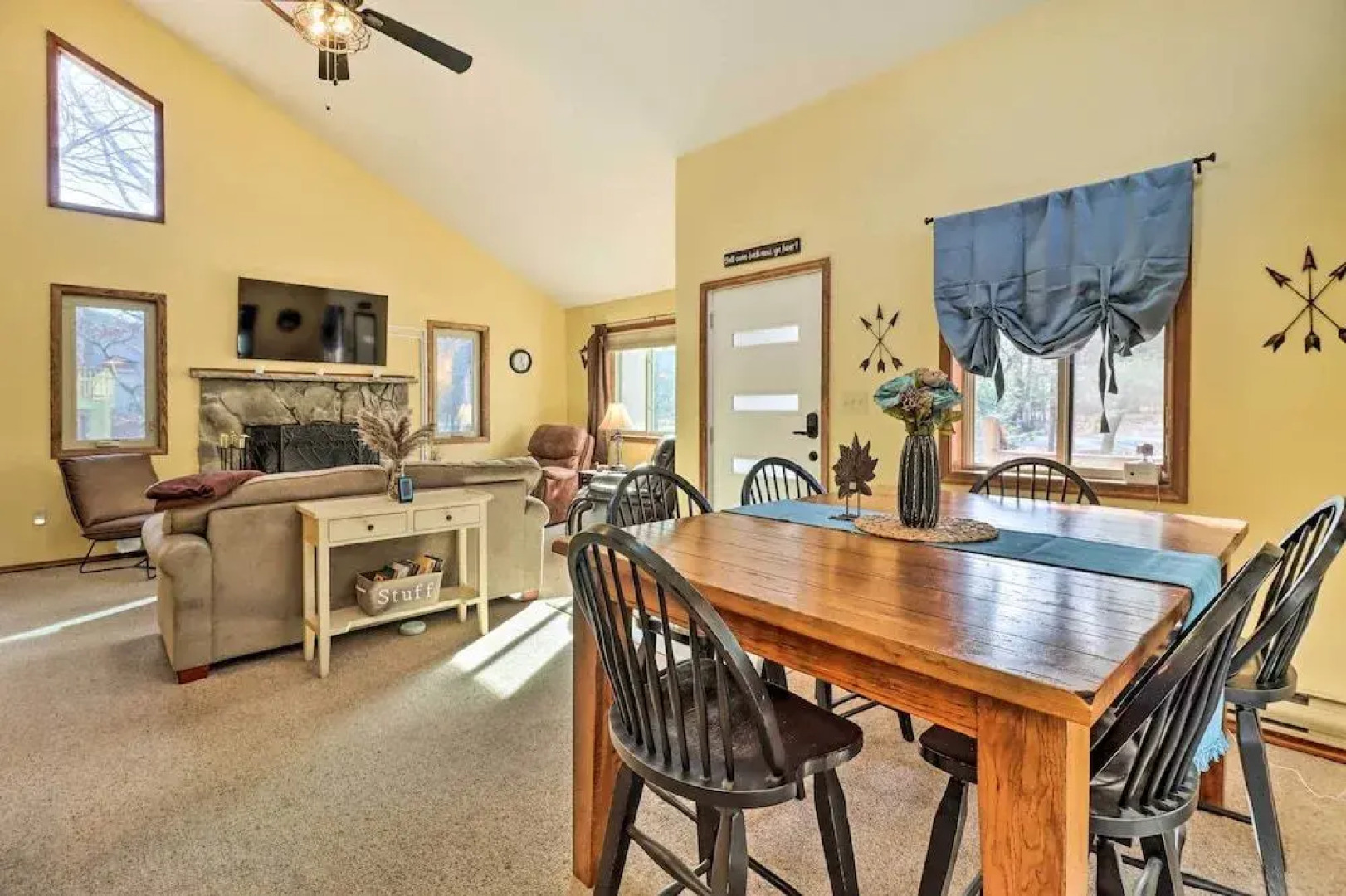 Pocono Mtn Getaway w/ Hot Tub: Walk to Lake!