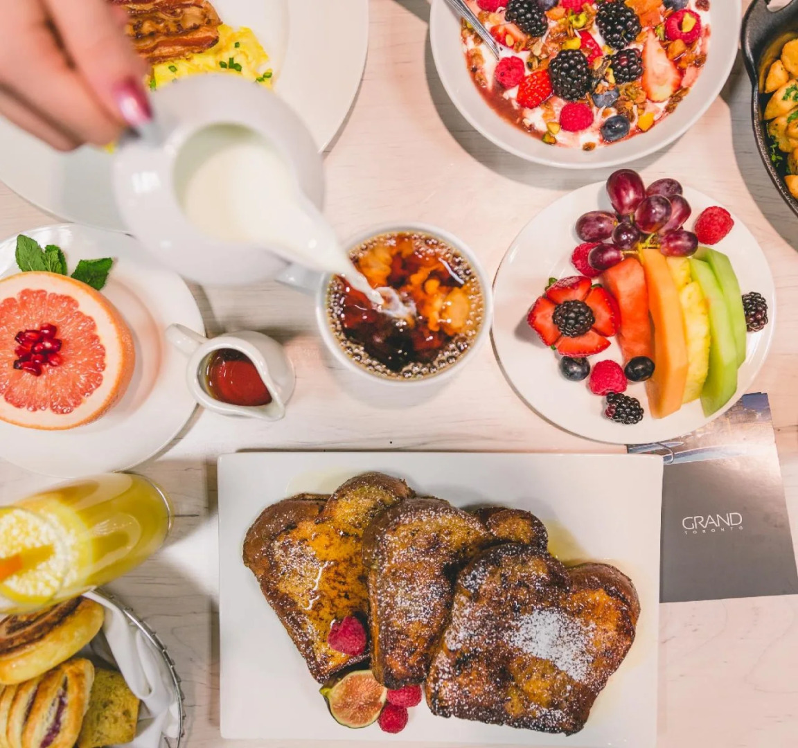 Grand Hotel & Suites