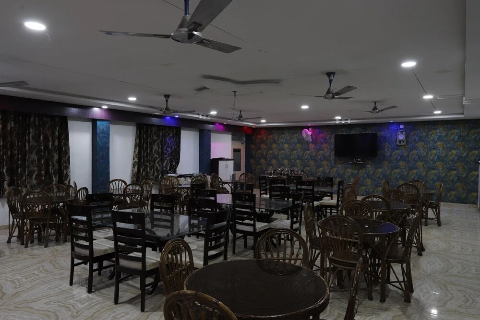 OYO 29714 Mumal Resort