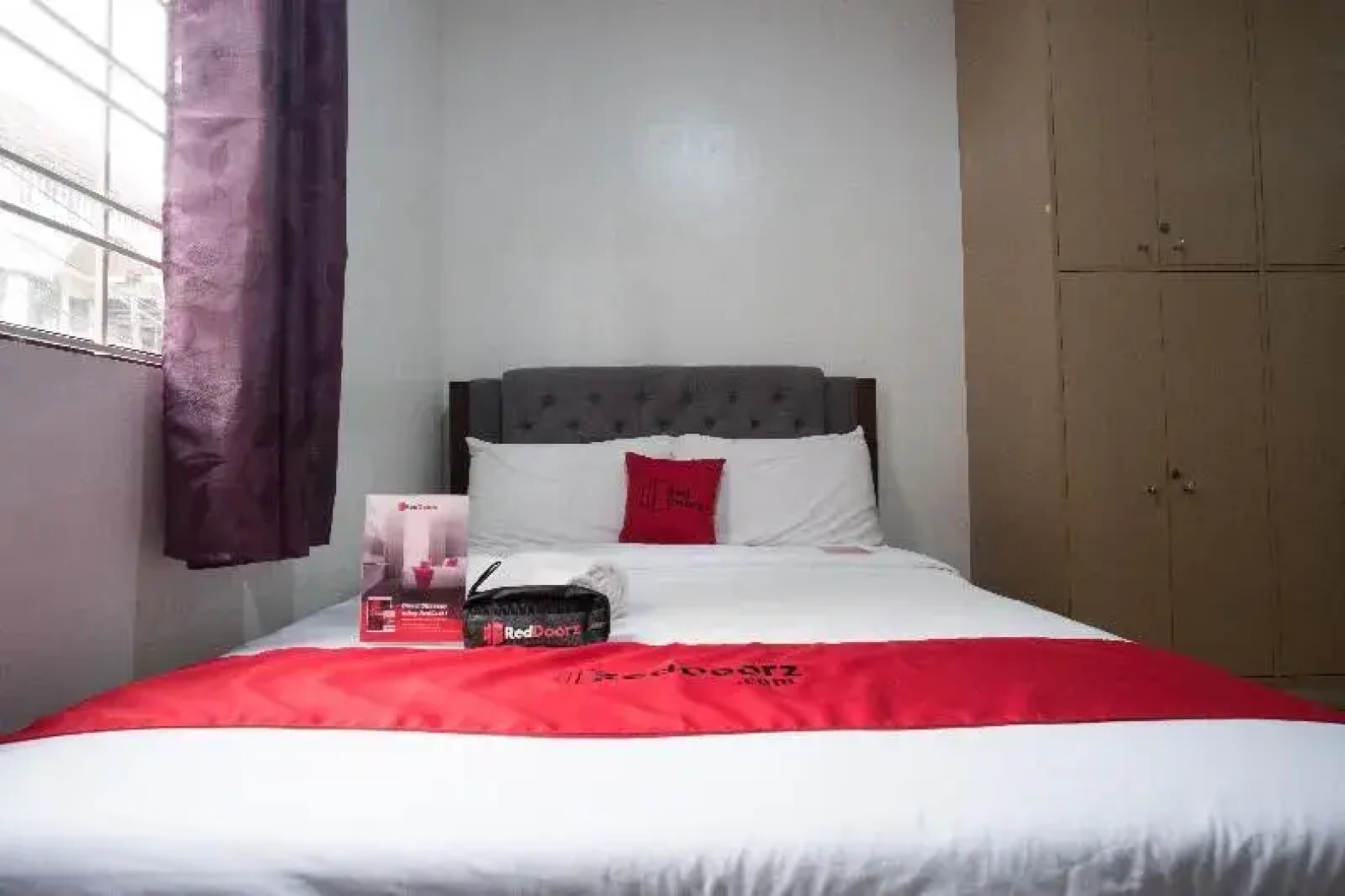 RedDoorz Plus near Robinsons Place Manila