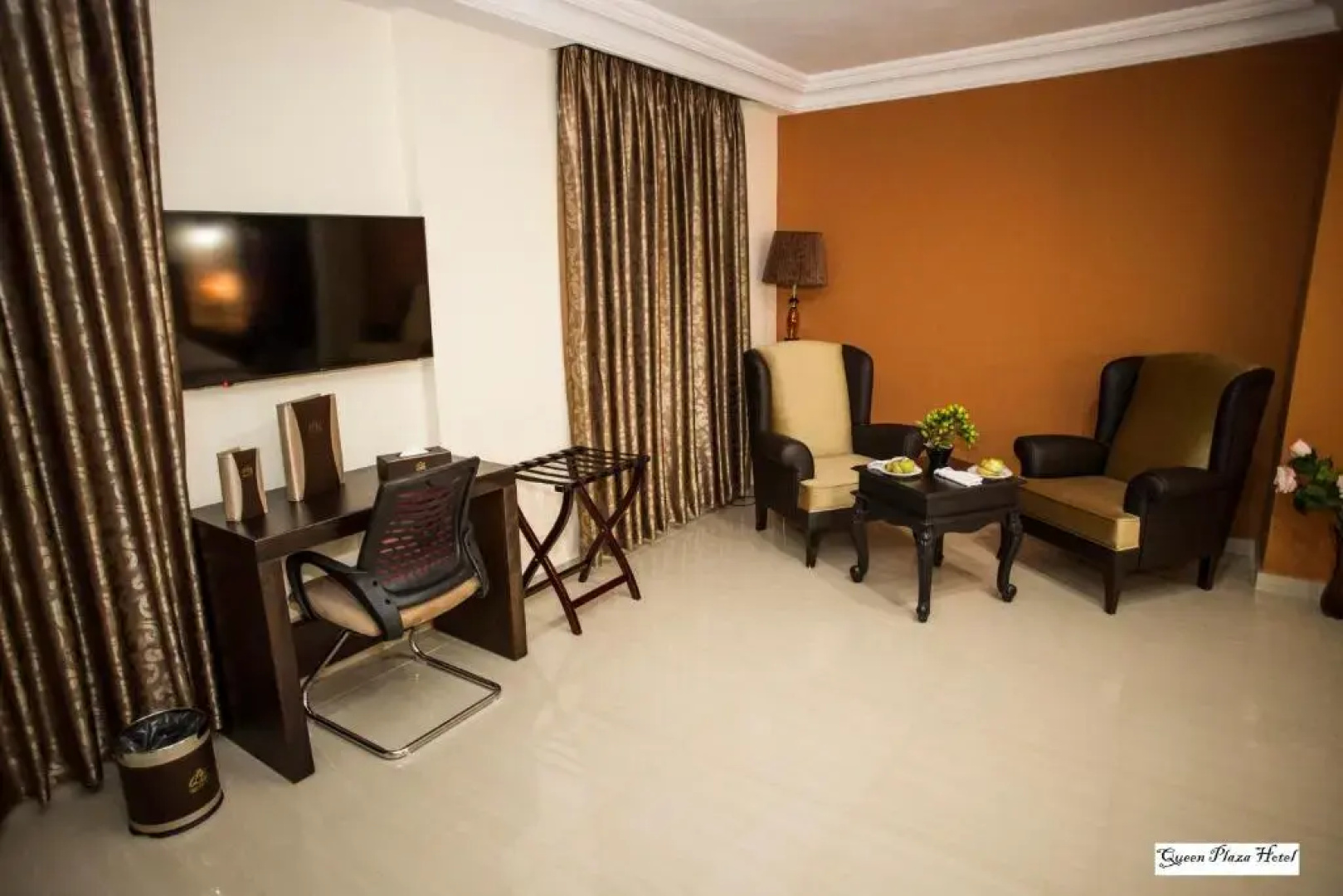 Queen Plaza Hotel