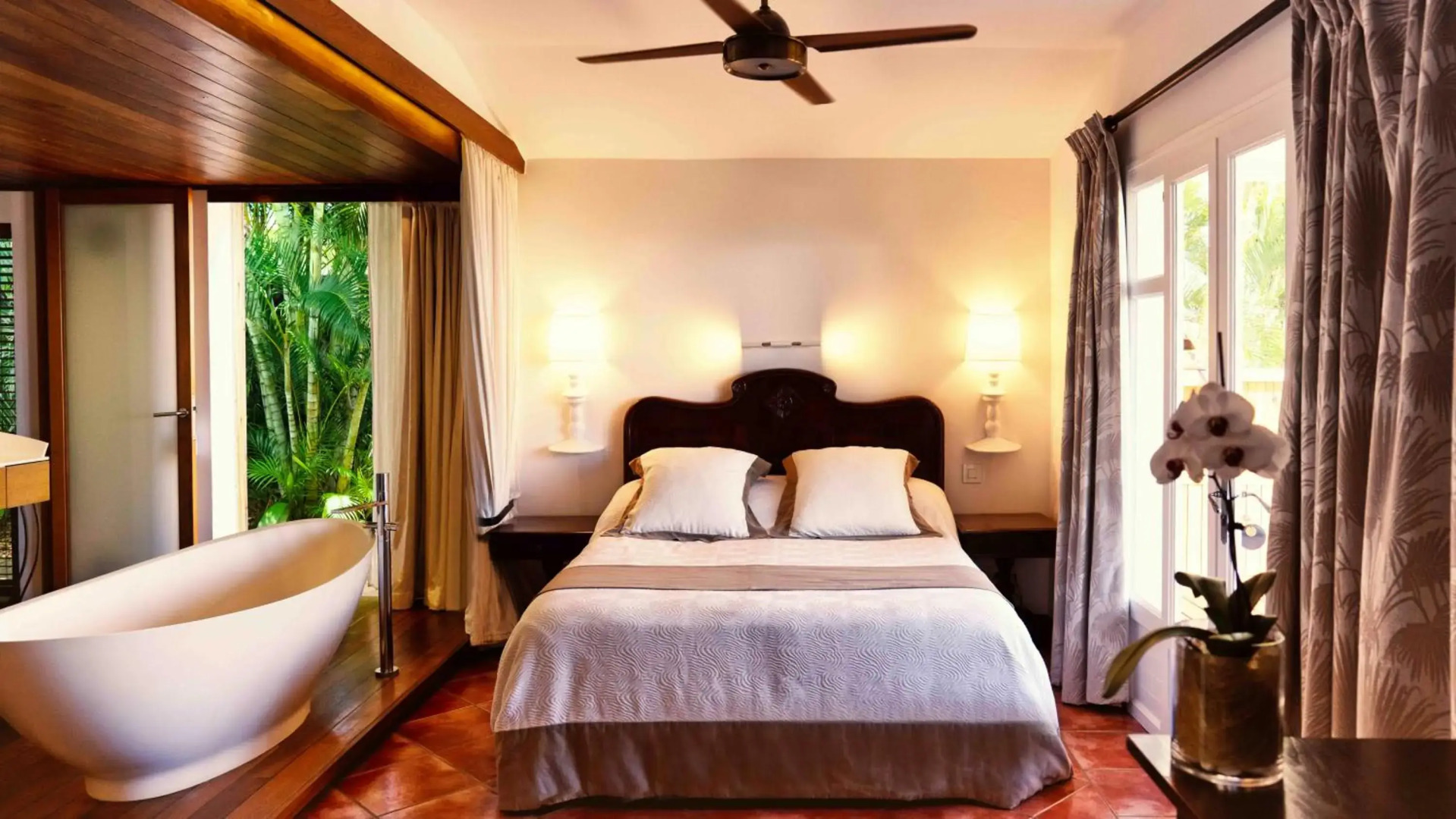 Blue Margouillat Seaview Hotel