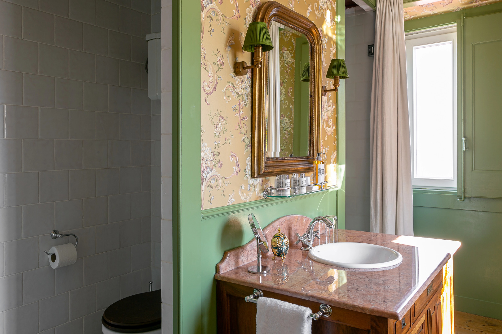 Rosegarden Essence Sintra