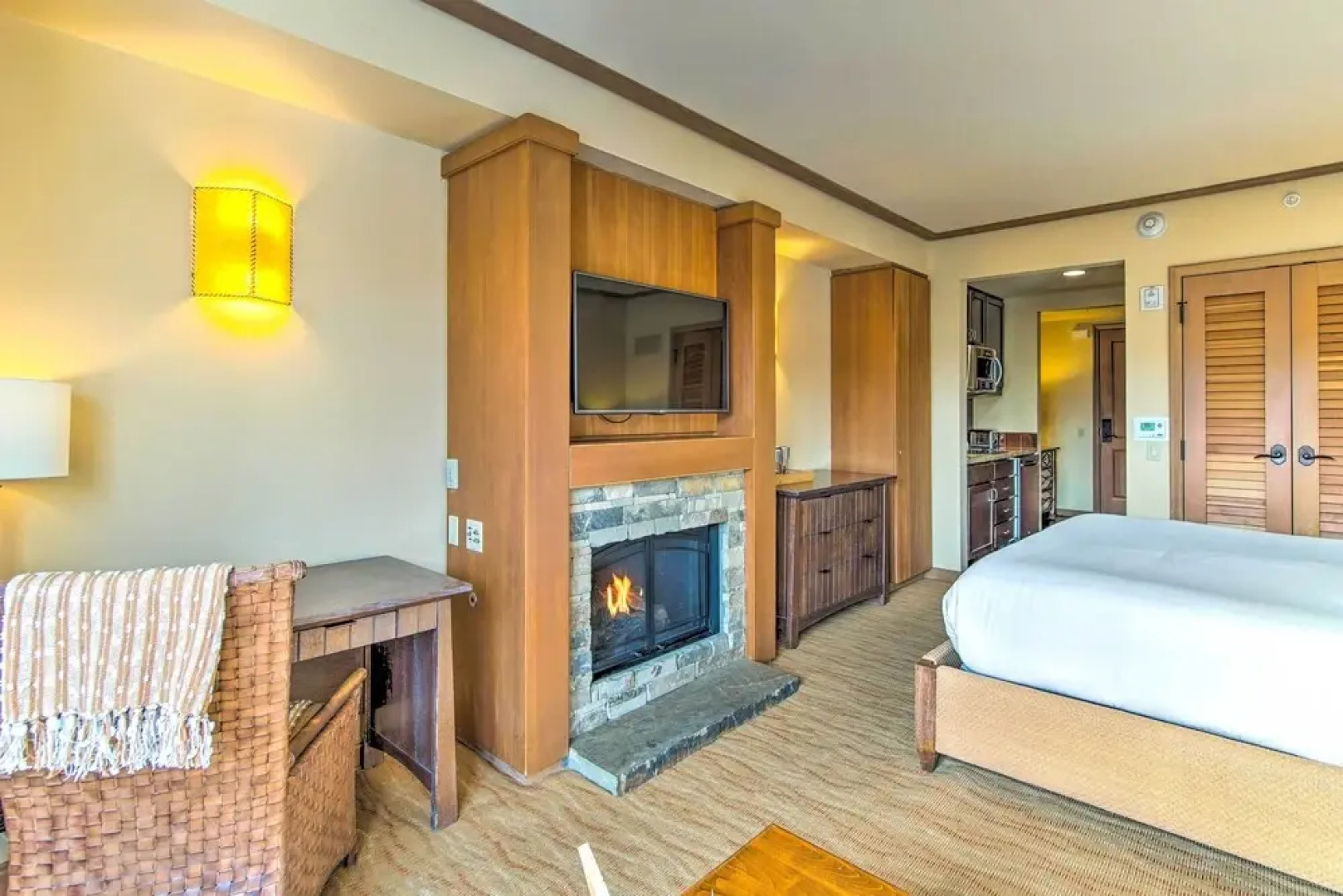 Stunning Cle Elum Studio With Juliet Balcony!