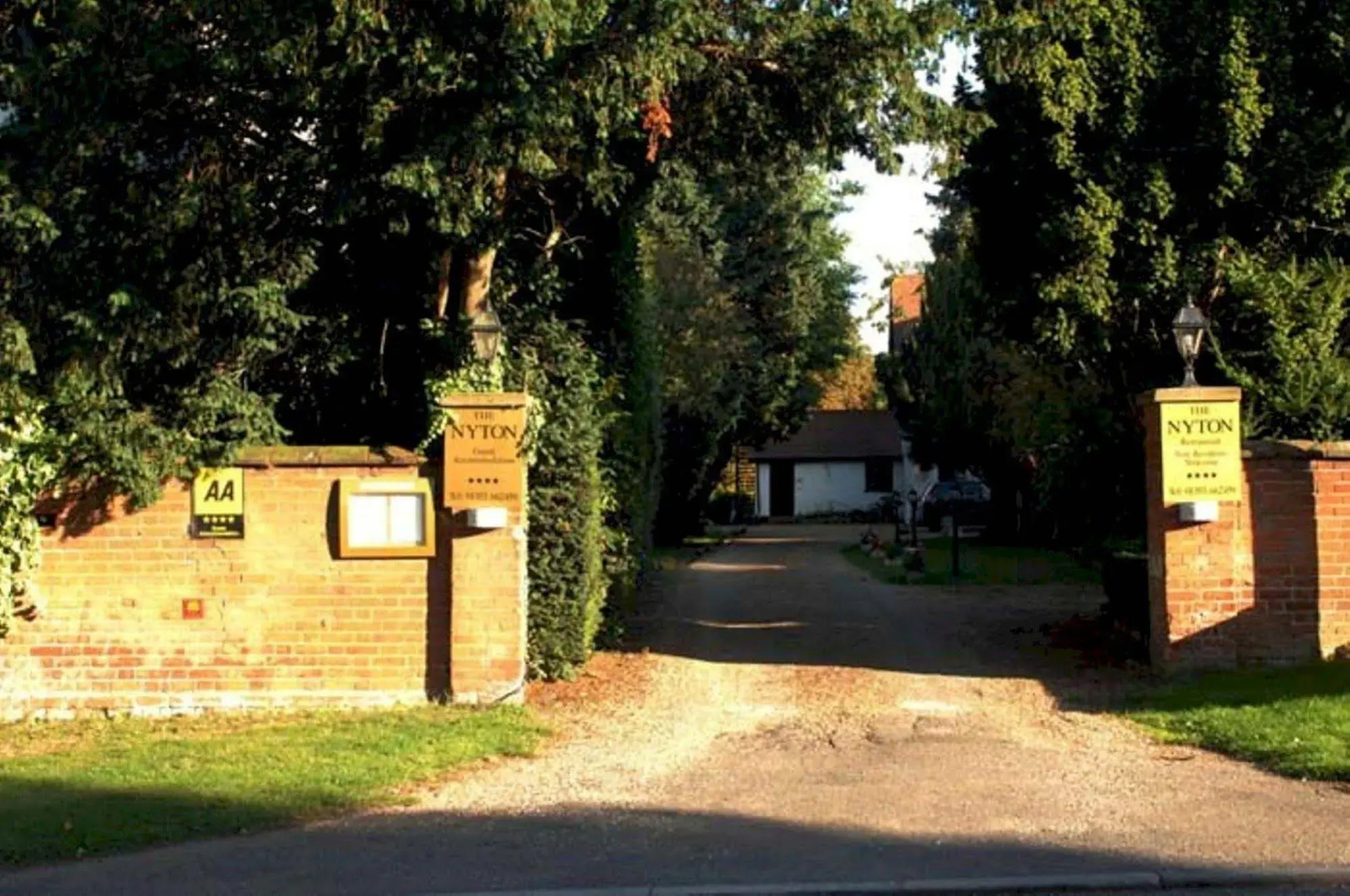 Nyton Hotel