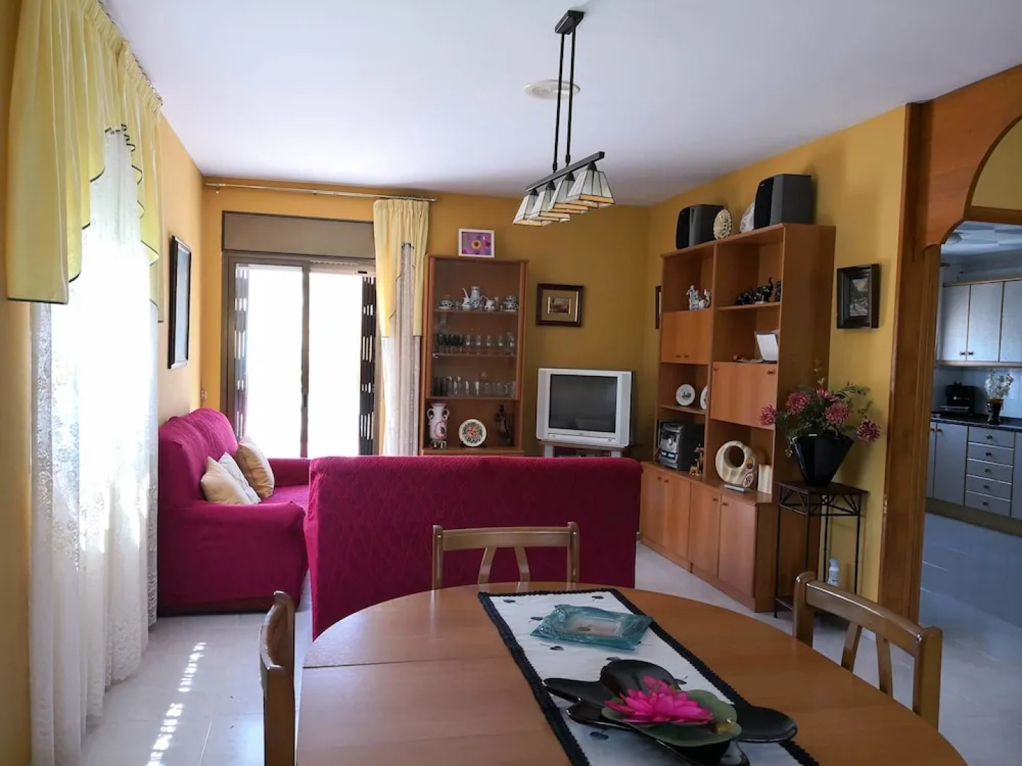 Villa con jardín piscina y cerca playa