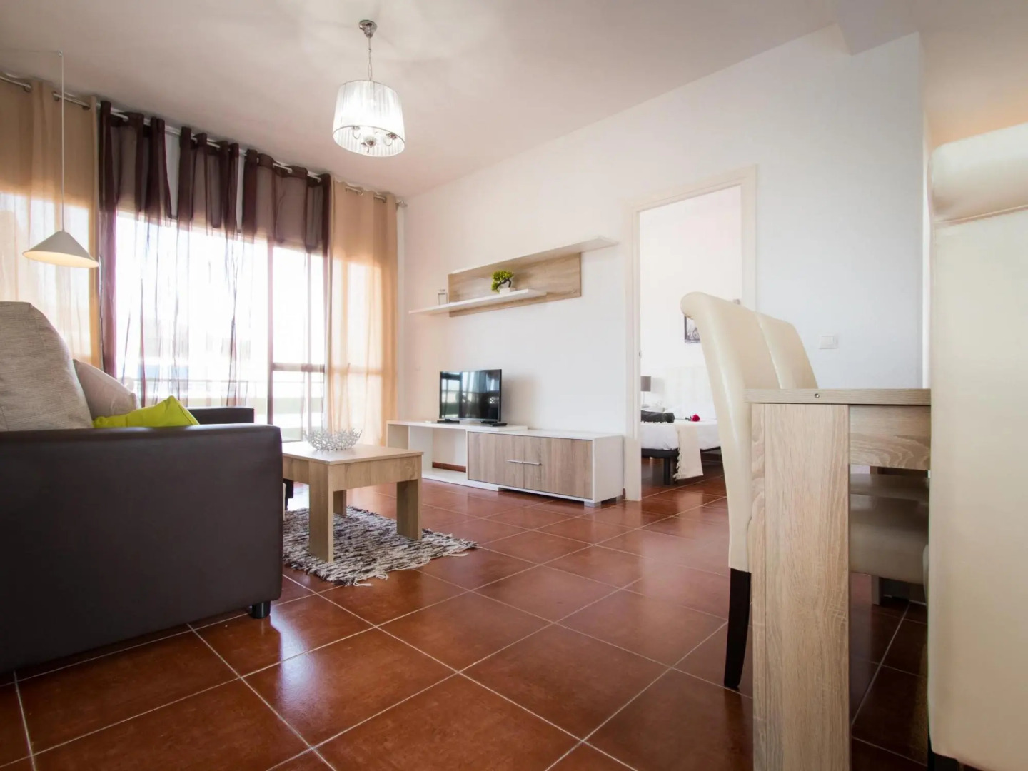 Holidays2Torremolinos Apartamento de 3 dormitorios con terraza y piscina comunitaria